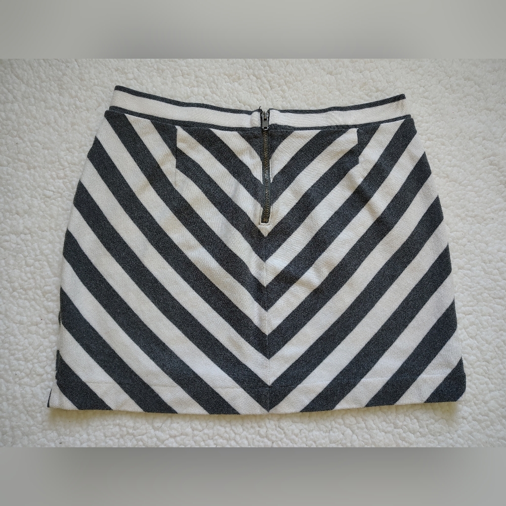 Gap 100% Cotton Women's Small Gray & White Striped Mini Skirt - Picture 2 of 11